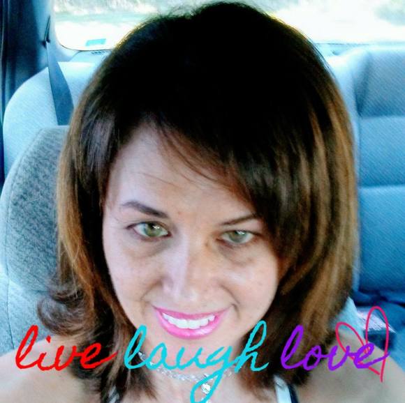 Meet your Posher, Lori - Picture 1 of 1